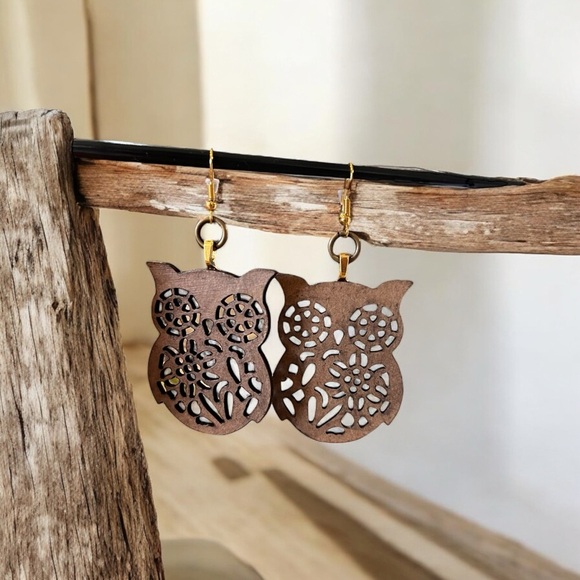 Owl earrings. Super light. Bohemian. Hippie style. 70’s style Vintage feel - Picture 1 of 11
